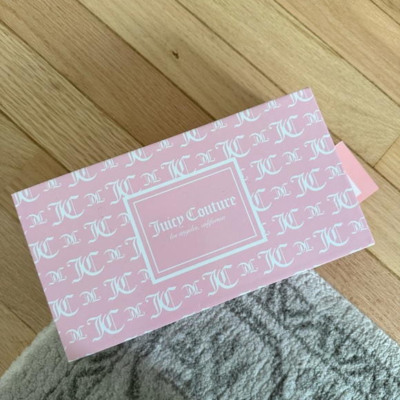 Brand new Juicy Couture Vibrant Pink Quilted Wallet - Picture 7 of 7